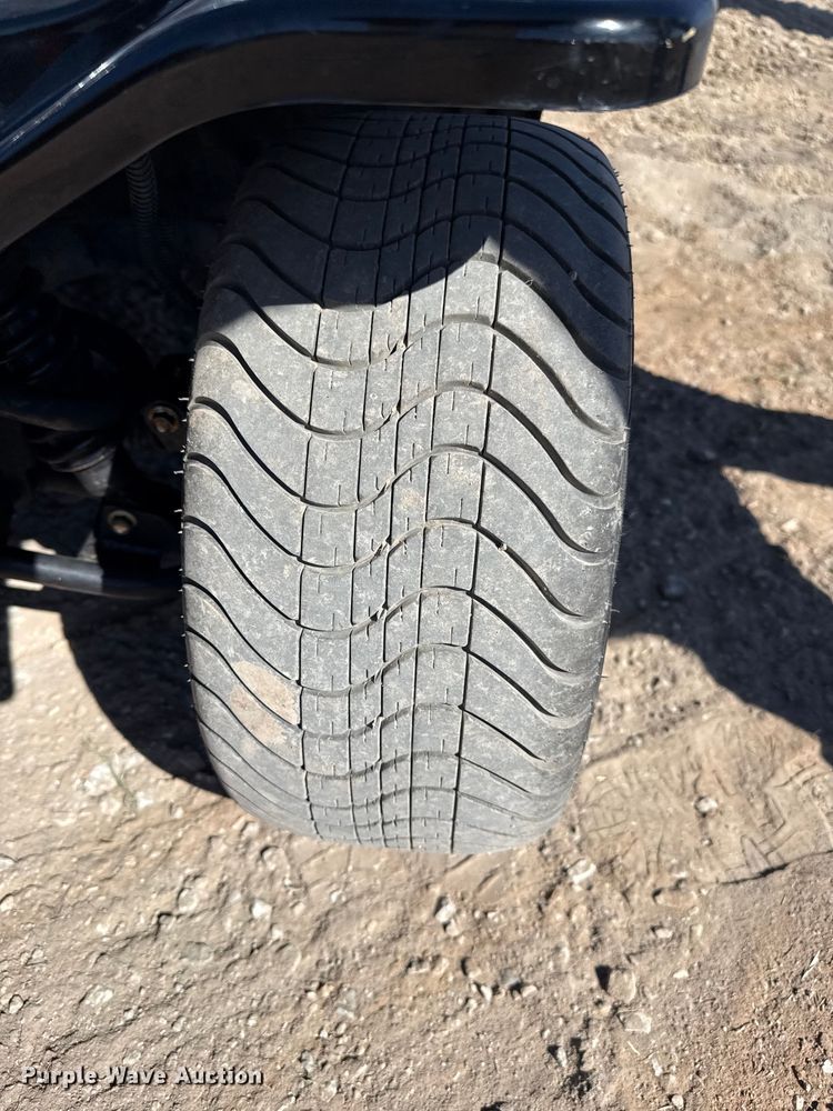 image for item DZ5128 2010 Tomberlin E-Merge 500 golf cart