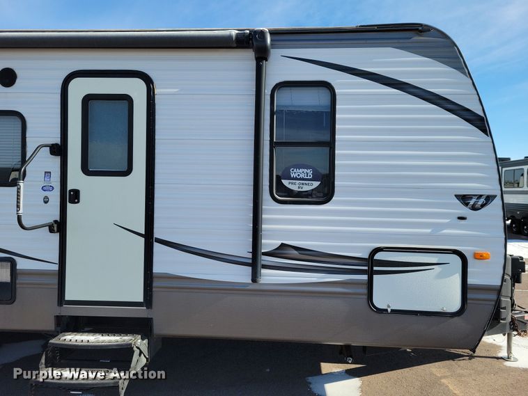 image for item EA2810 2016 Keystone Hideout camper