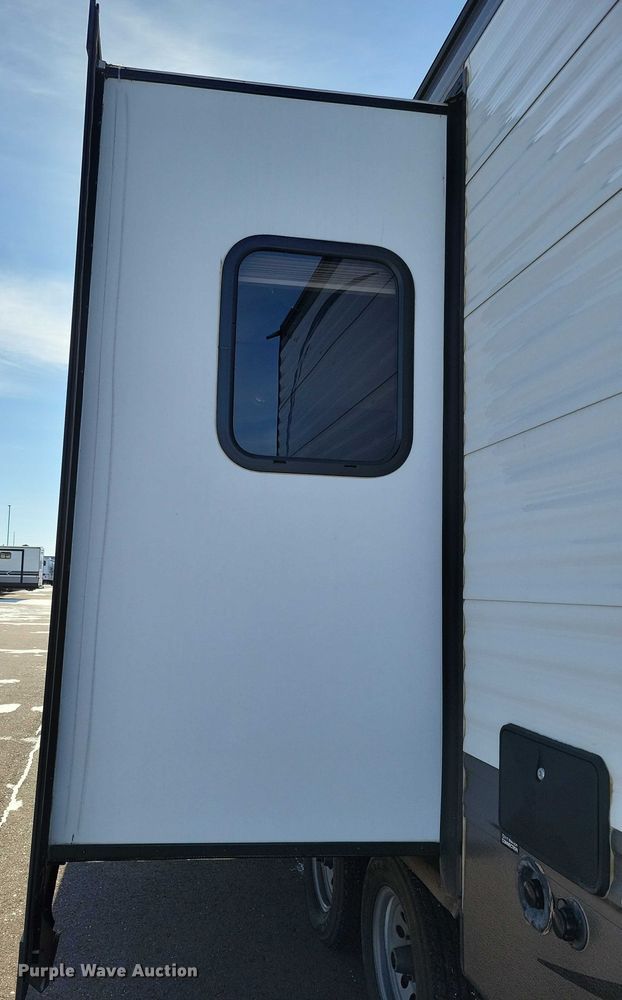 image for item EA2810 2016 Keystone Hideout camper