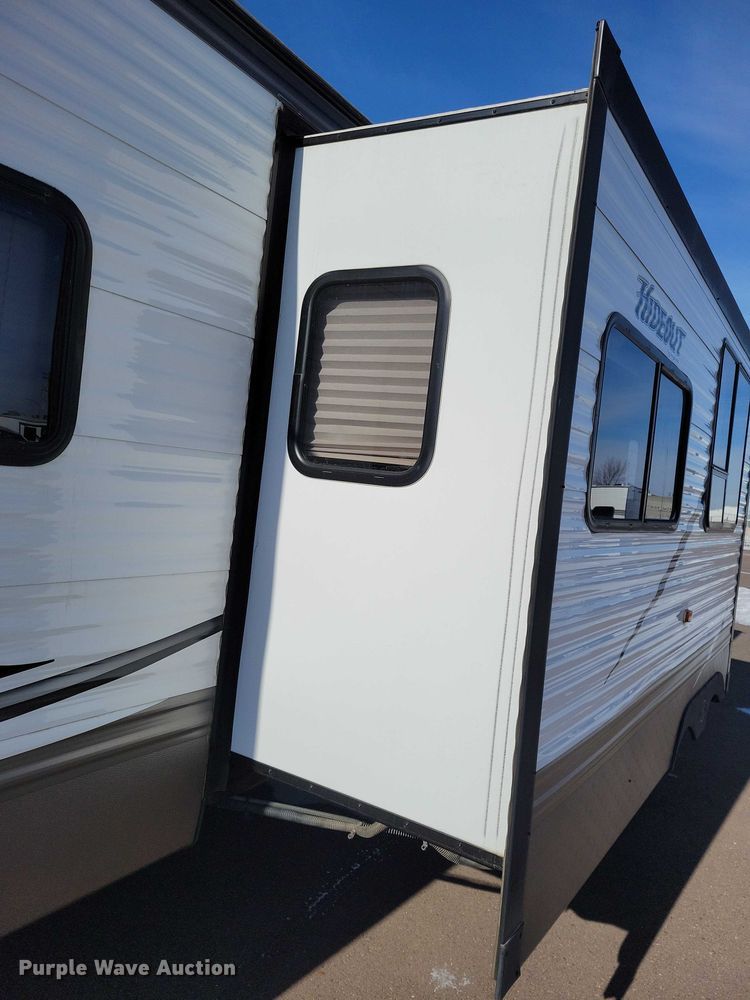 image for item EA2810 2016 Keystone Hideout camper