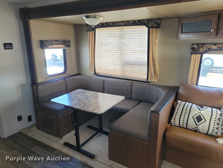 image for item EA2810 2016 Keystone Hideout camper