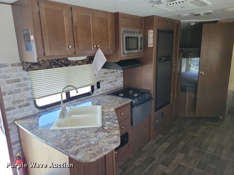 image for item EA2810 2016 Keystone Hideout camper