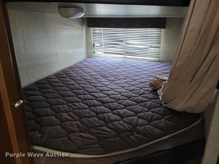 image for item EA2810 2016 Keystone Hideout camper