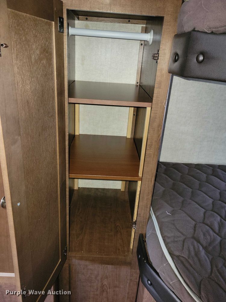 image for item EA2810 2016 Keystone Hideout camper