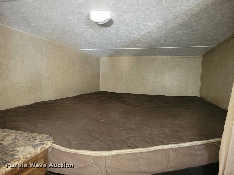 image for item EA2810 2016 Keystone Hideout camper