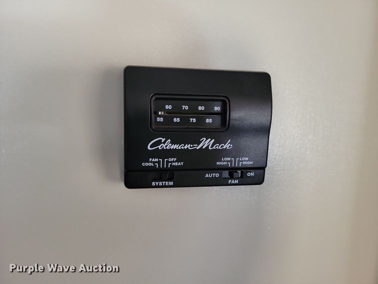 image for item EA2810 2016 Keystone Hideout camper