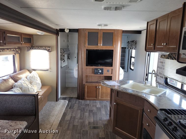 image for item EA2810 2016 Keystone Hideout camper