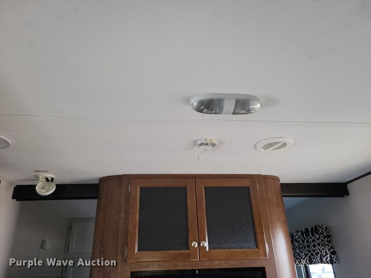 image for item EA2810 2016 Keystone Hideout camper