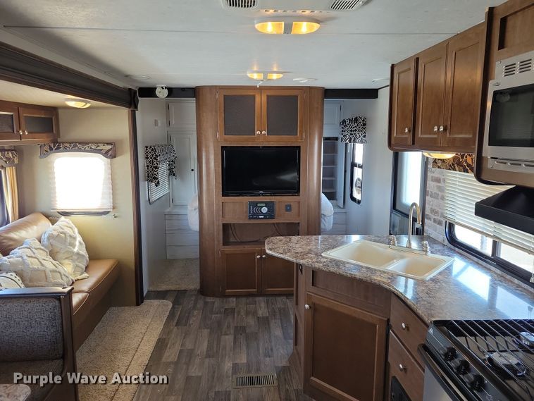 image for item EA2810 2016 Keystone Hideout camper