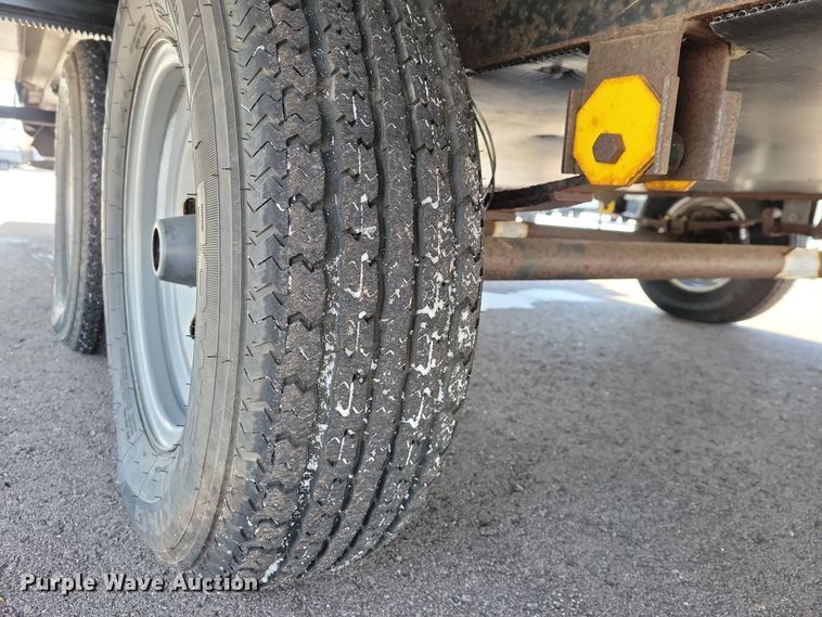 image for item EA2810 2016 Keystone Hideout camper