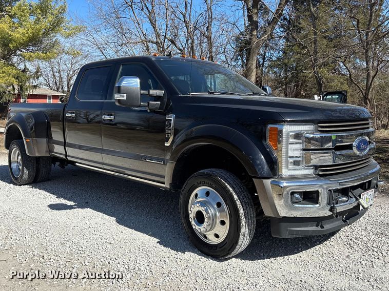 image for item EA4463 2019 Ford F450 Super Duty King Ranch Crew Cab truck