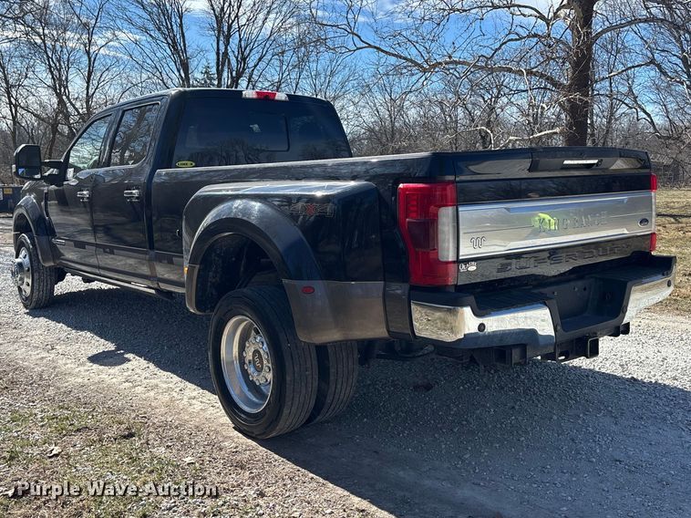 image for item EA4463 2019 Ford F450 Super Duty King Ranch Crew Cab truck