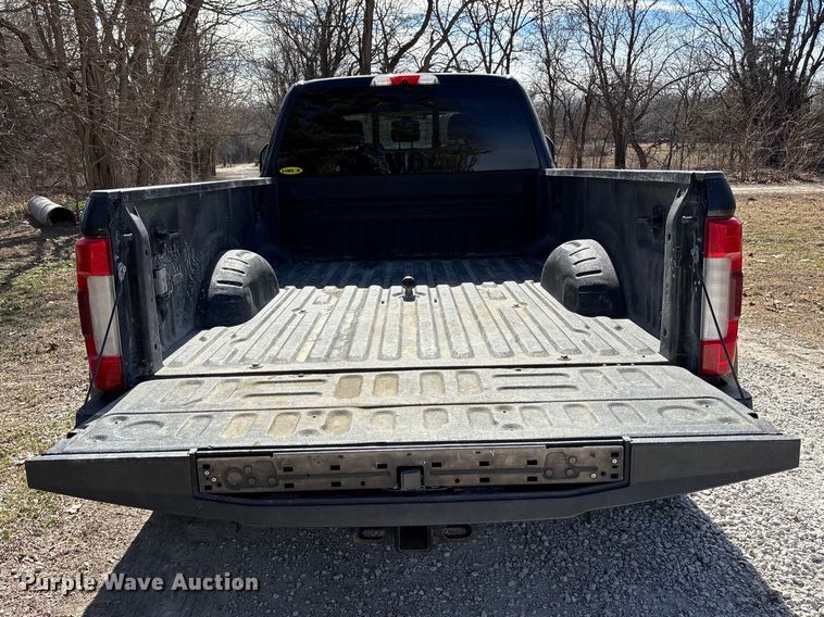 image for item EA4463 2019 Ford F450 Super Duty King Ranch Crew Cab truck