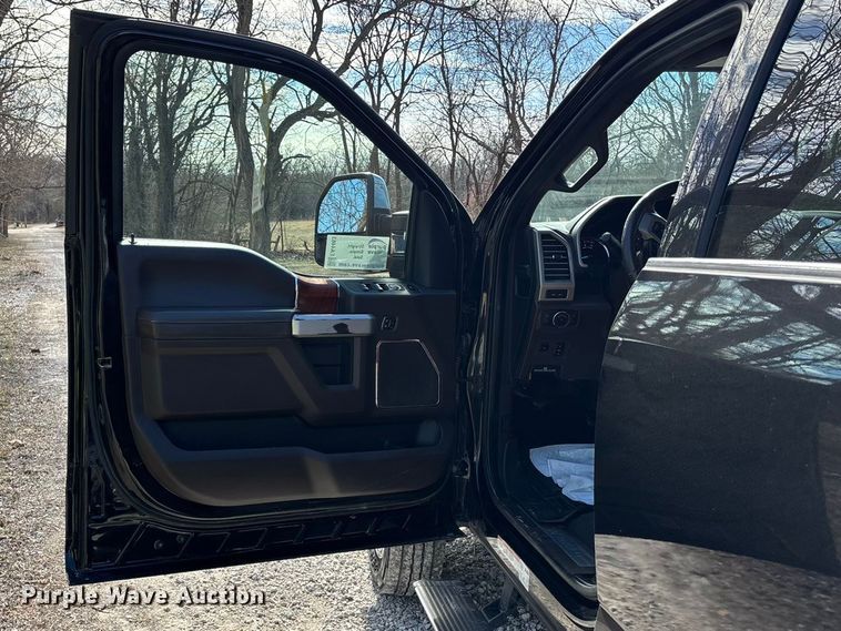 image for item EA4463 2019 Ford F450 Super Duty King Ranch Crew Cab truck