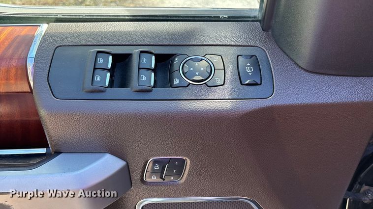 image for item EA4463 2019 Ford F450 Super Duty King Ranch Crew Cab truck