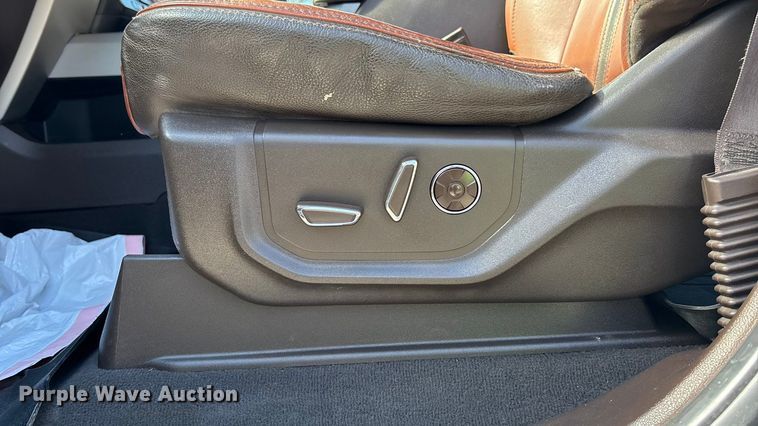 image for item EA4463 2019 Ford F450 Super Duty King Ranch Crew Cab truck