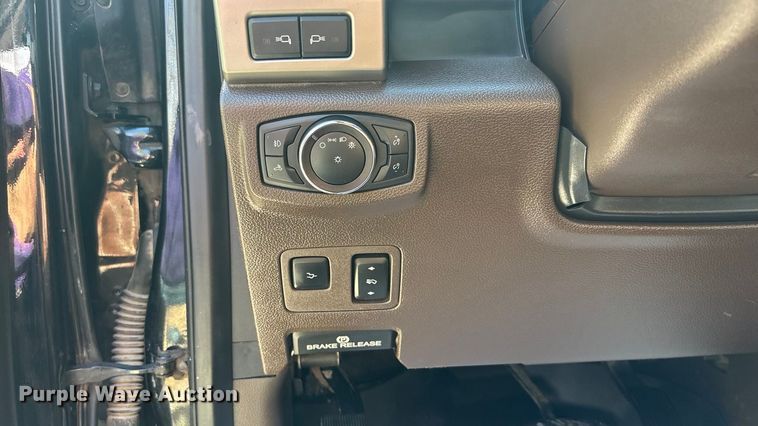 image for item EA4463 2019 Ford F450 Super Duty King Ranch Crew Cab truck