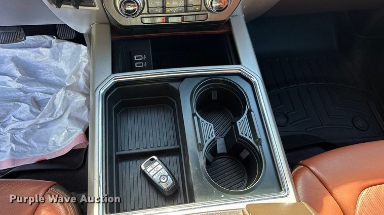 image for item EA4463 2019 Ford F450 Super Duty King Ranch Crew Cab truck