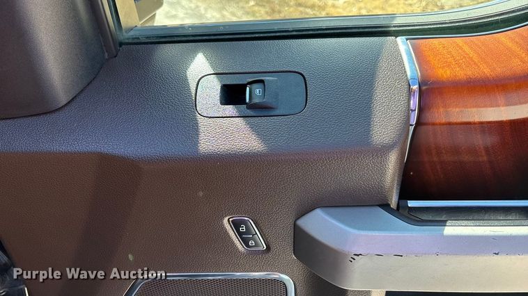 image for item EA4463 2019 Ford F450 Super Duty King Ranch Crew Cab truck