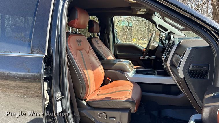 image for item EA4463 2019 Ford F450 Super Duty King Ranch Crew Cab truck