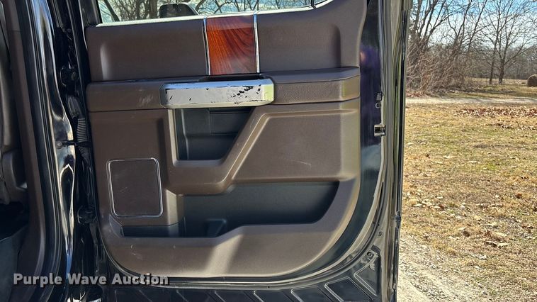 image for item EA4463 2019 Ford F450 Super Duty King Ranch Crew Cab truck