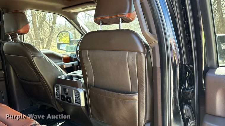 image for item EA4463 2019 Ford F450 Super Duty King Ranch Crew Cab truck