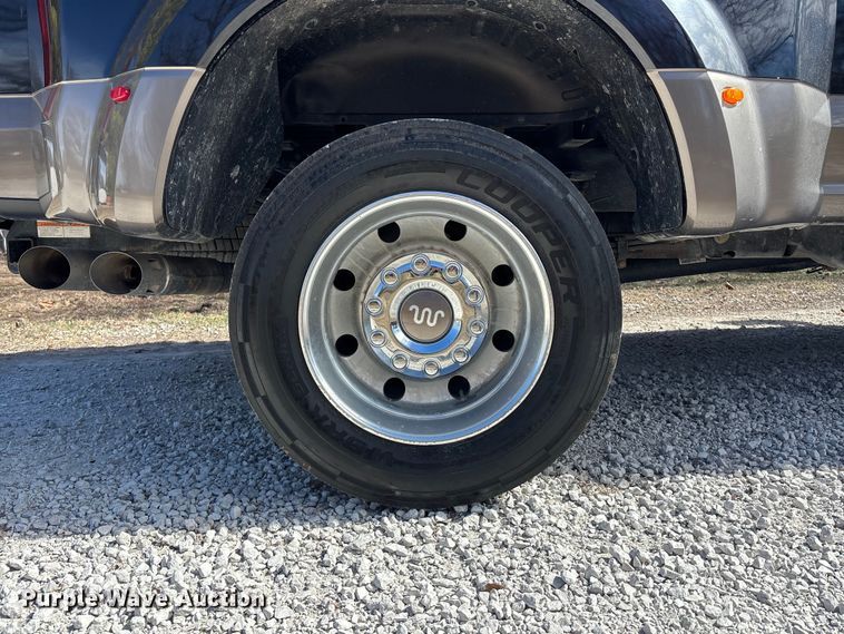 image for item EA4463 2019 Ford F450 Super Duty King Ranch Crew Cab truck