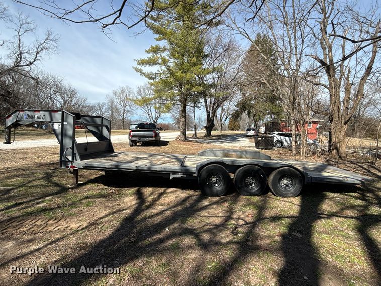 image for item EA4464 2019 Diamond C Tilt bed tilt deck equipment trailer