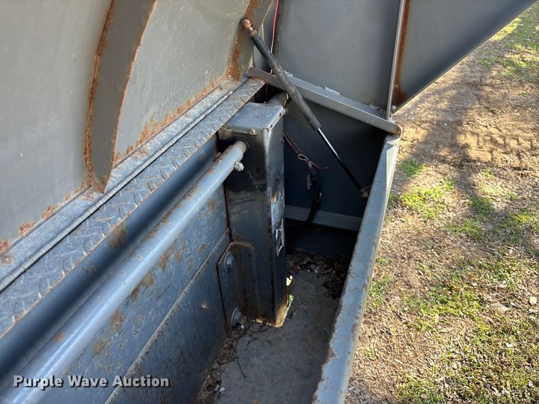 image for item EA4464 2019 Diamond C Tilt bed tilt deck equipment trailer