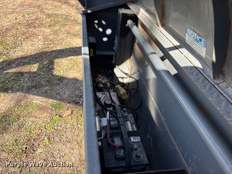 image for item EA4464 2019 Diamond C Tilt bed tilt deck equipment trailer