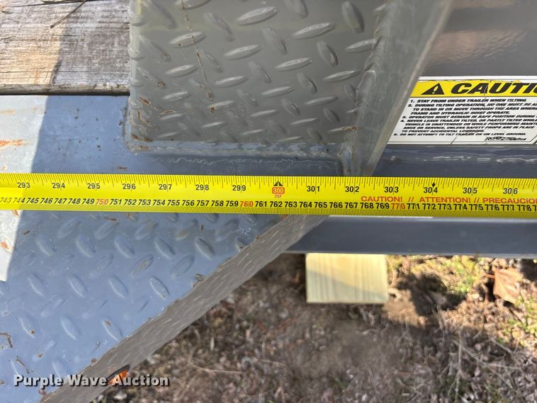 image for item EA4464 2019 Diamond C Tilt bed tilt deck equipment trailer