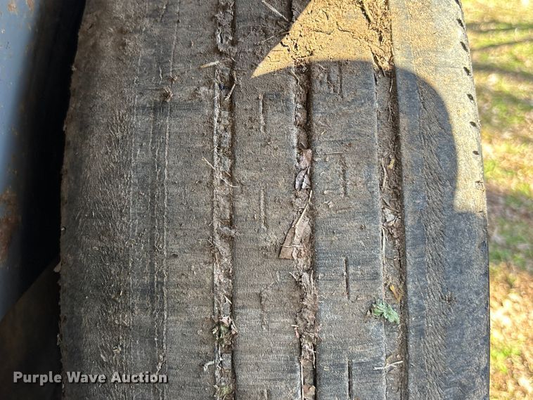 image for item EA4464 2019 Diamond C Tilt bed tilt deck equipment trailer