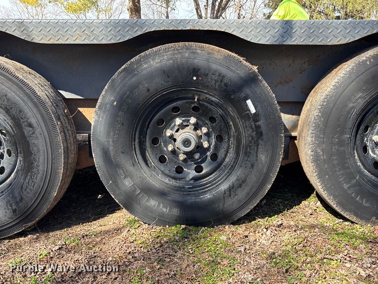 image for item EA4464 2019 Diamond C Tilt bed tilt deck equipment trailer