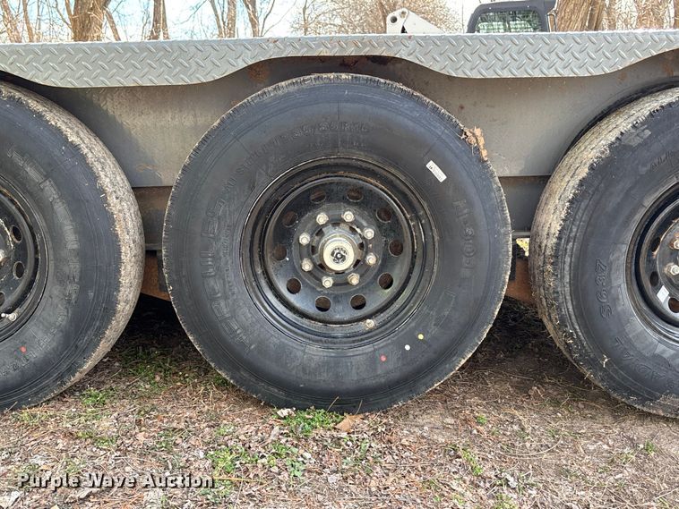 image for item EA4464 2019 Diamond C Tilt bed tilt deck equipment trailer