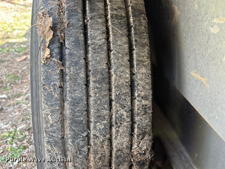 image for item EA4464 2019 Diamond C Tilt bed tilt deck equipment trailer