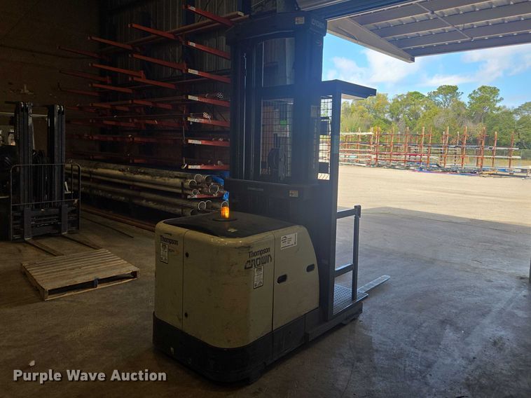 image for item EA5458 2017 Crown SP3520-30 order picker