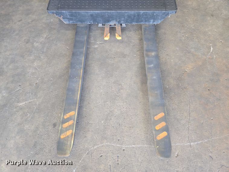 image for item EA5458 2017 Crown SP3520-30 order picker