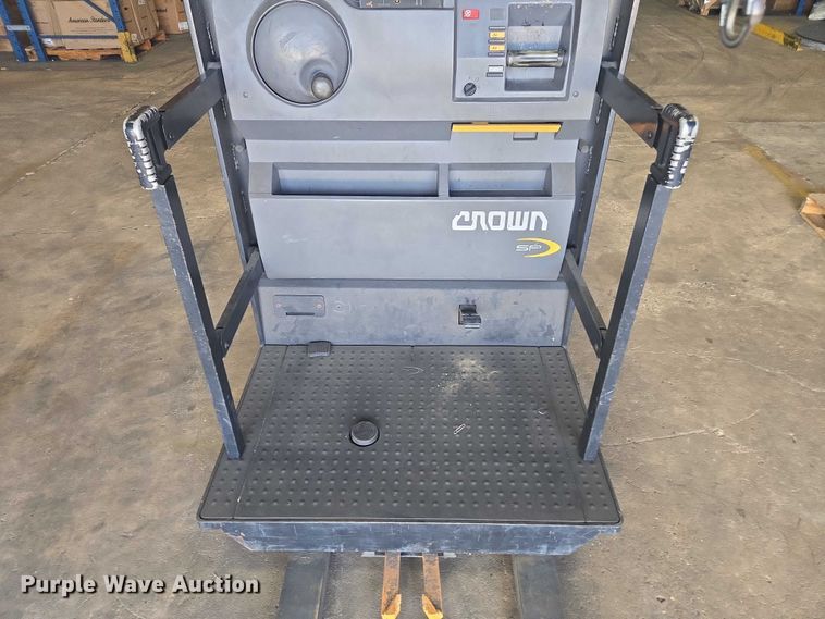 image for item EA5458 2017 Crown SP3520-30 order picker