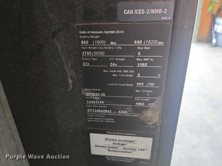 image for item EA5458 2017 Crown SP3520-30 order picker