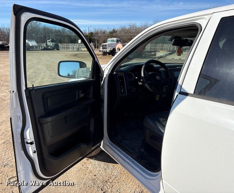 image for item EA7924 2014 RAM 1500 Crew Cab pickup truck