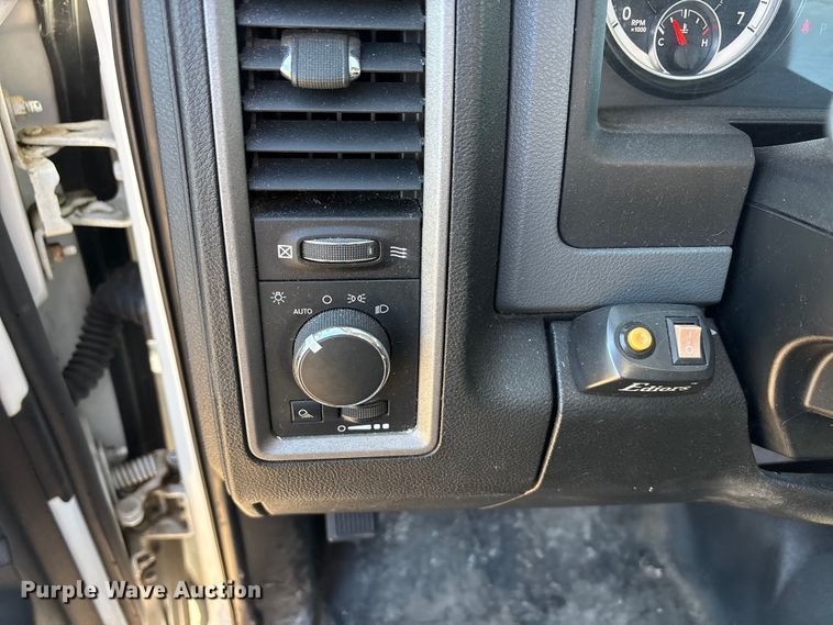 image for item EA7924 2014 RAM 1500 Crew Cab pickup truck