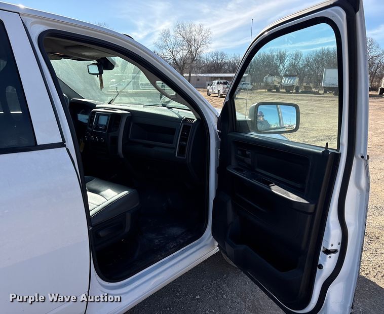 image for item EA7924 2014 RAM 1500 Crew Cab pickup truck