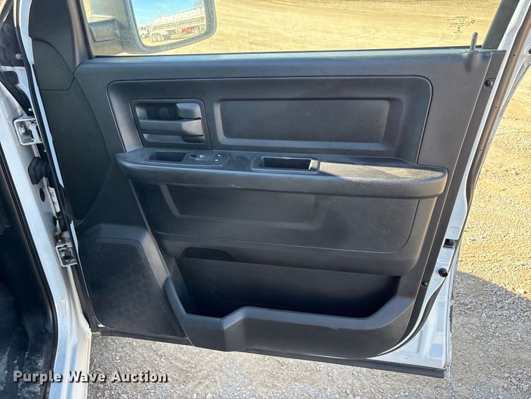 image for item EA7924 2014 RAM 1500 Crew Cab pickup truck