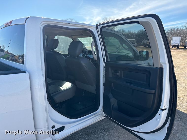 image for item EA7924 2014 RAM 1500 Crew Cab pickup truck