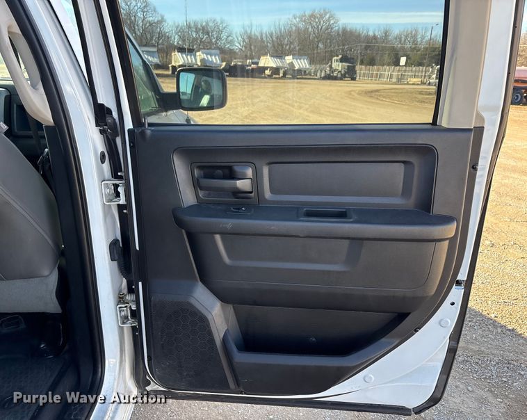 image for item EA7924 2014 RAM 1500 Crew Cab pickup truck