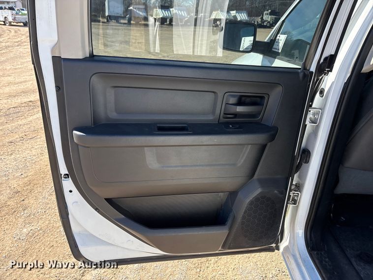 image for item EA7924 2014 RAM 1500 Crew Cab pickup truck