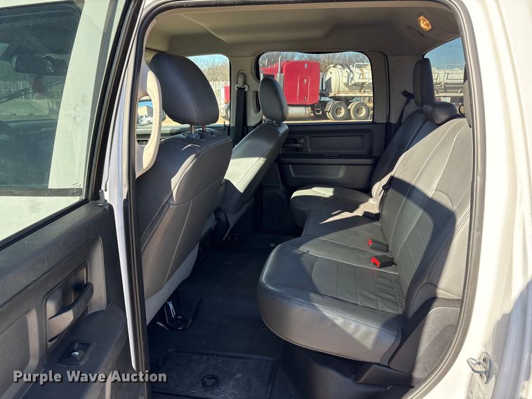 image for item EA7924 2014 RAM 1500 Crew Cab pickup truck