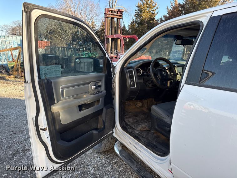 image for item EC4567 2016 Dodge Ram 2500 Crew Cab pickup truck