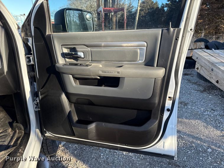 image for item EC4567 2016 Dodge Ram 2500 Crew Cab pickup truck