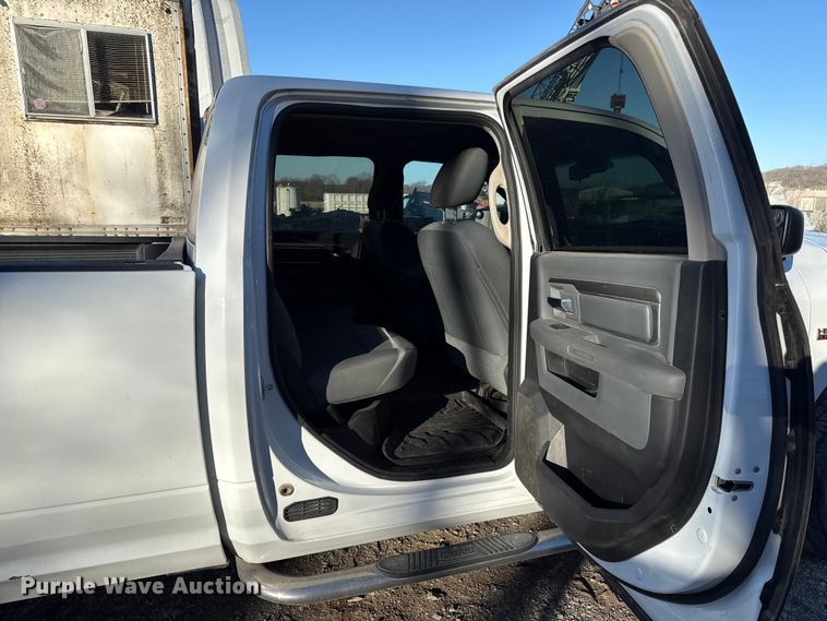 image for item EC4567 2016 Dodge Ram 2500 Crew Cab pickup truck